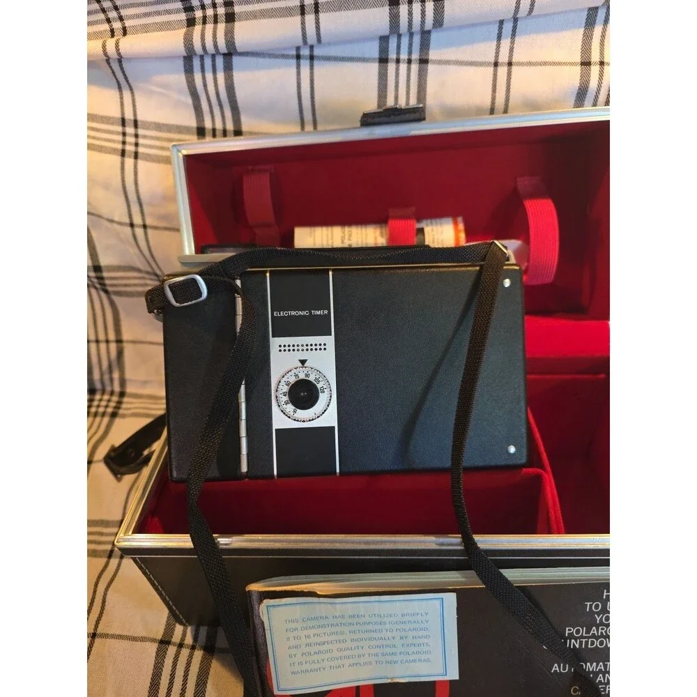 Polaroid Countdown 90 Automatic Land Camera Vintage Kit with Case and Flash READ